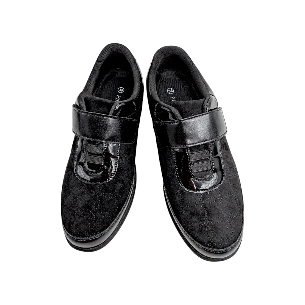 Textura acolchada tipo ante con grabado elegante en zapato cómodo de mujer