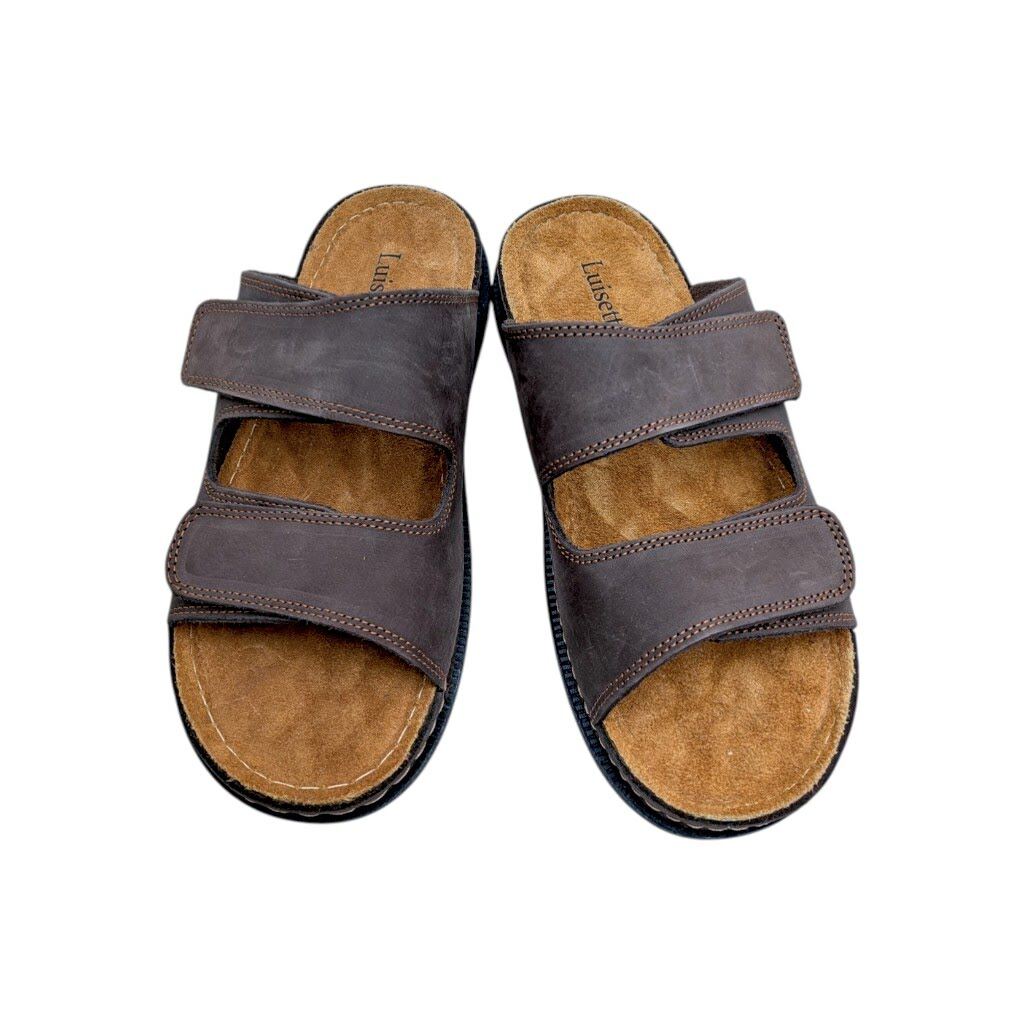 Zueco marrón con velcros para hombre