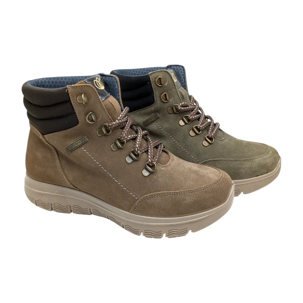 Vista de la bota impermeable Laura Azaña de mujer