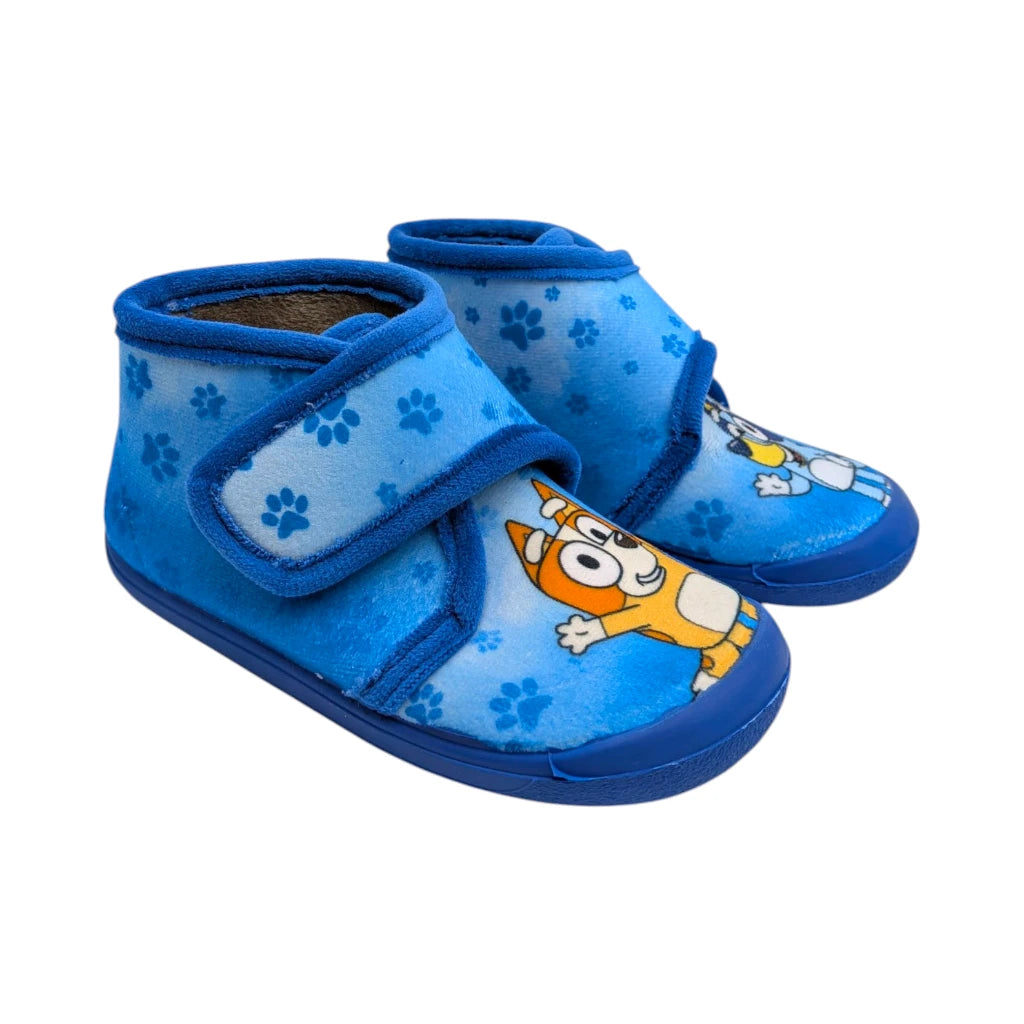 Zapatillas de casa respetuosas tipo bota infantiles con estampado de huellitas marca Vul-Peques.