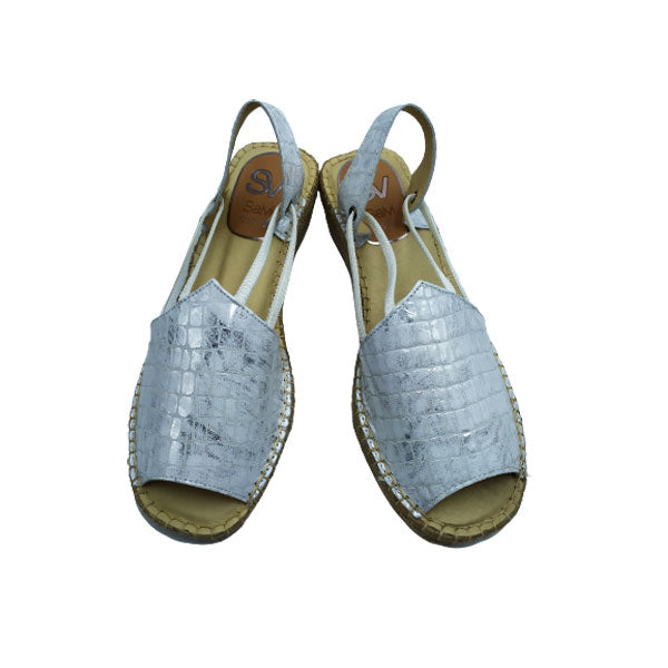 Valenciana de cuña y piel charol de mujer