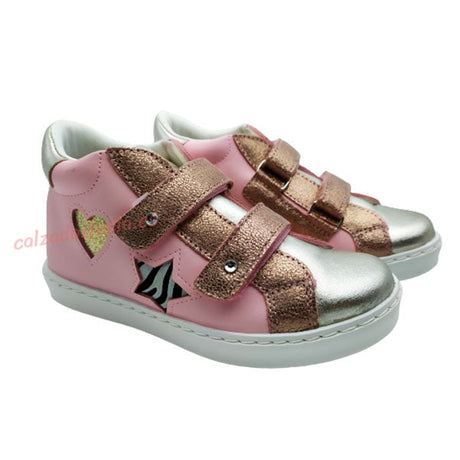 Zapatilla de velcro en rosa de Titanitos