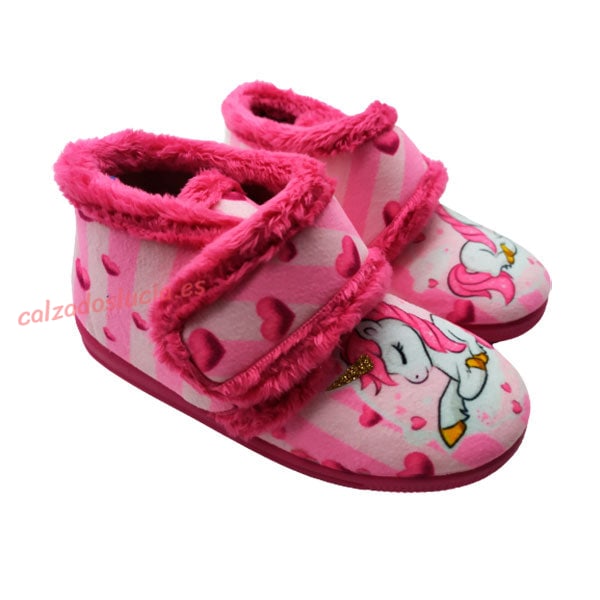 Botita de casa con unicornio rosa