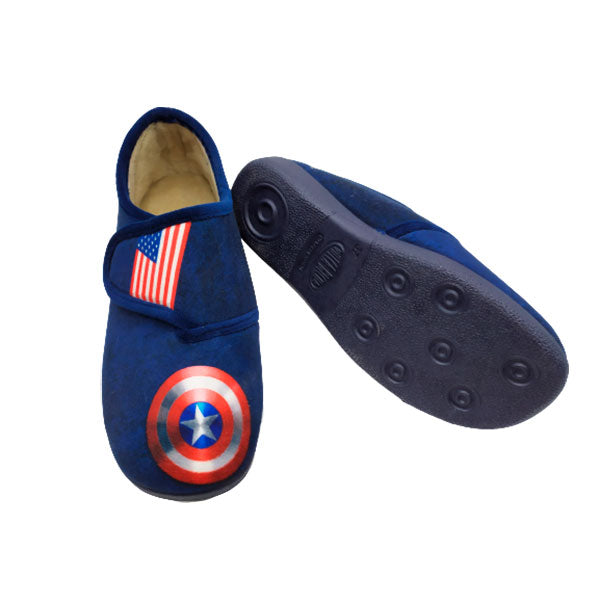 Capitán América en zapatilla de casa