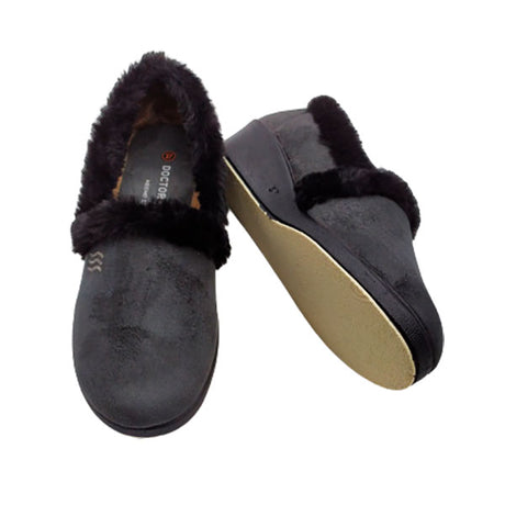 Elegante zapatilla de casa con cuña 