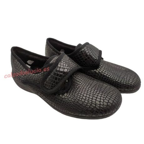 Zapatilla ancho especial en negro de Vulca-Bicha