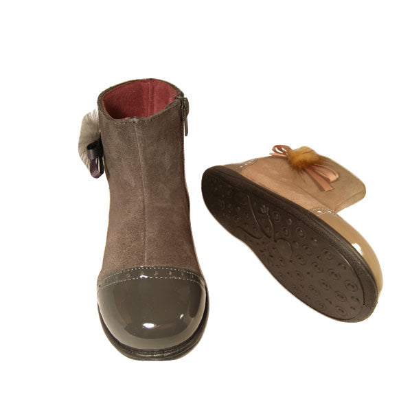 Botín con pompón de Titanitos