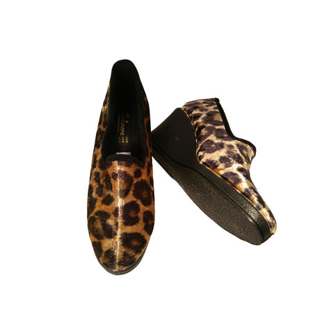 Zapatilla cuña alta de leopardo