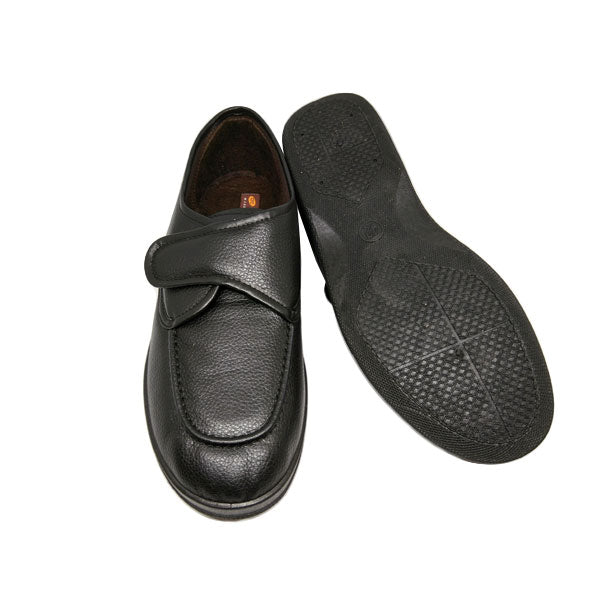 Zapatilla hombre simulando zapato con velcro Doctor Cutillas en negro