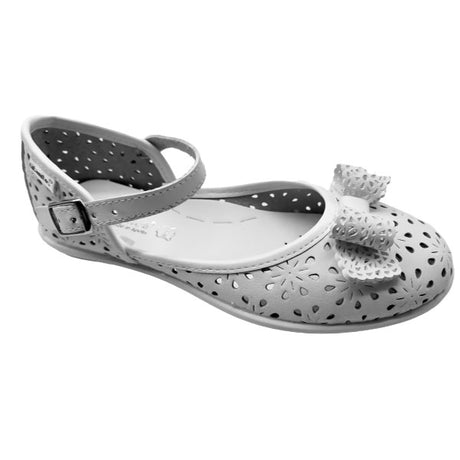 Zapato blanco de verano picado y lavable